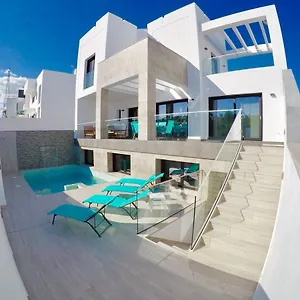 https://villa-manhattan.es-andalucia.com