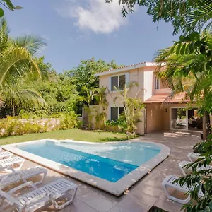 https://villas-picalu-studios-suites.allrivieramayahotels.com